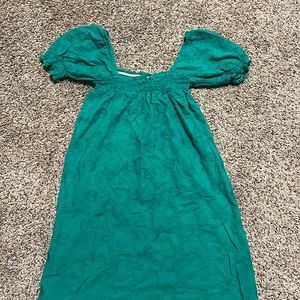 A really cute dress with a cute color and print and a nice stretchy material.